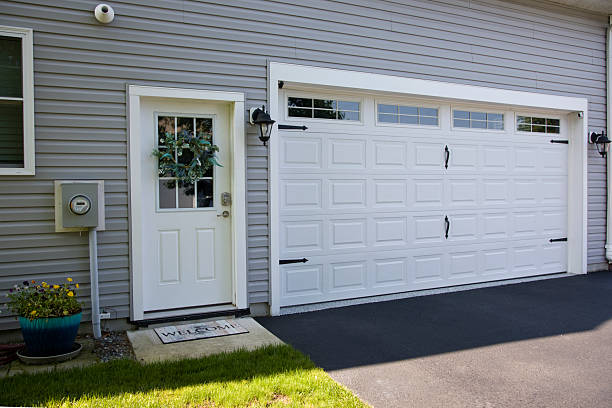 24/7 Emergency Garage Door Panel Replacement experts in Stokes County County, NC